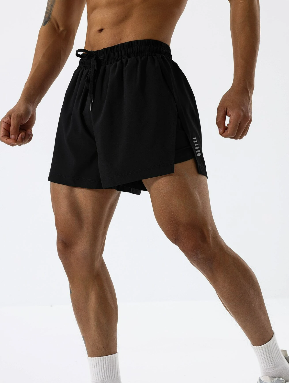 Men Drawstring Waist Split Hem Sports Shorts