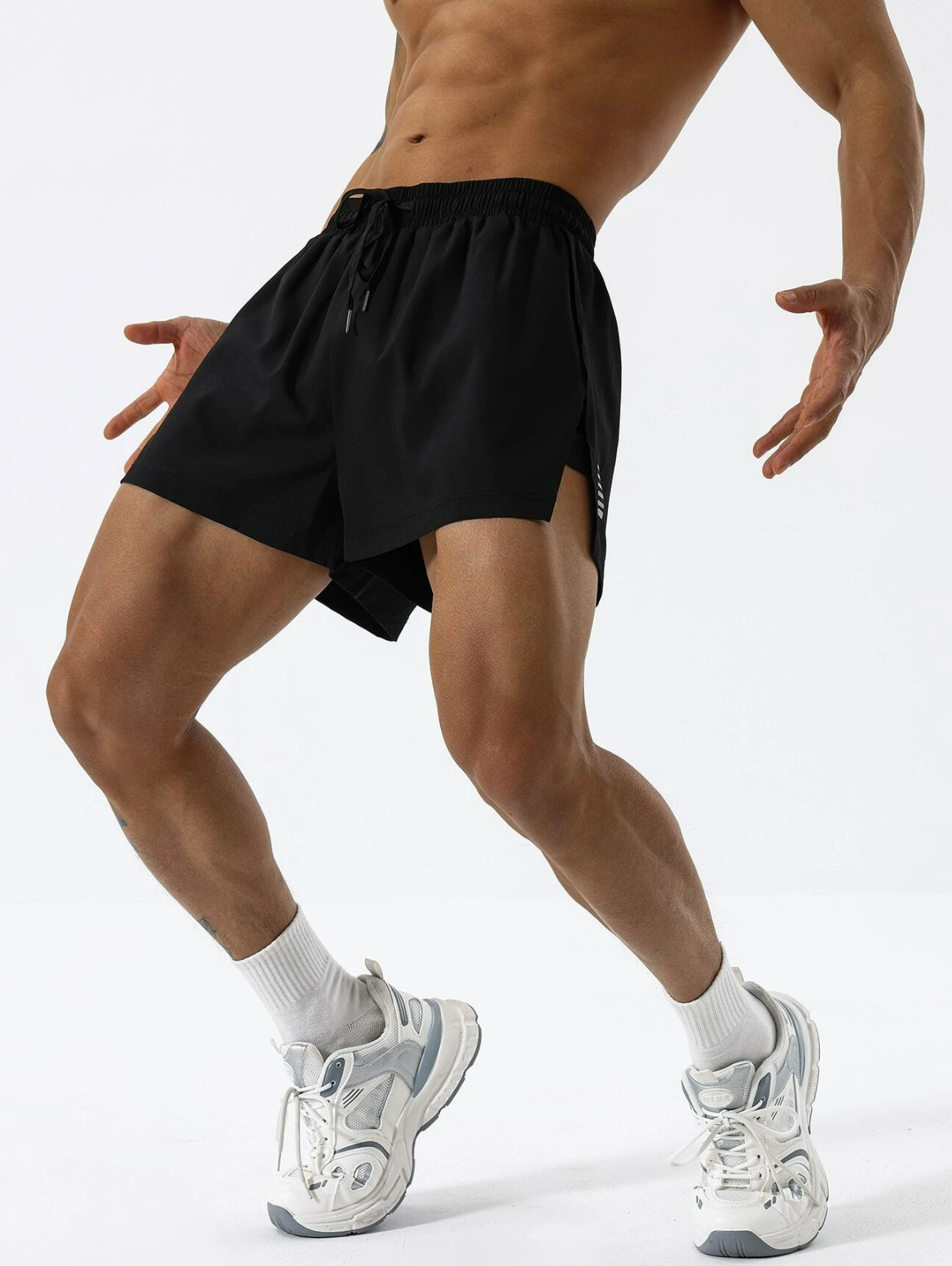 Men Drawstring Waist Split Hem Sports Shorts