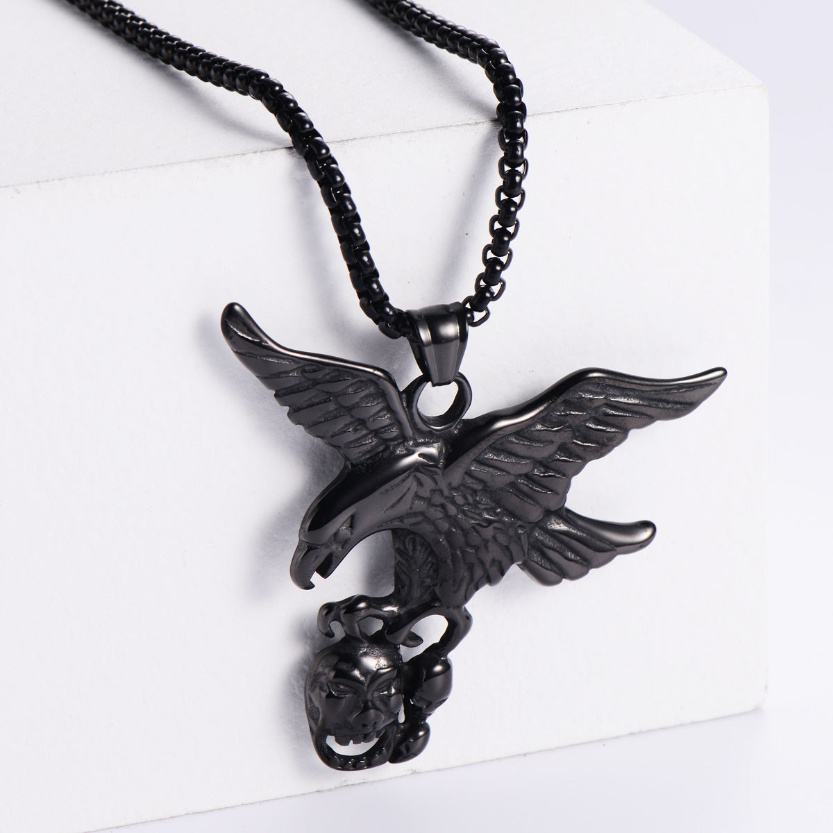 Flying Eagle Catch The Skull Pendant