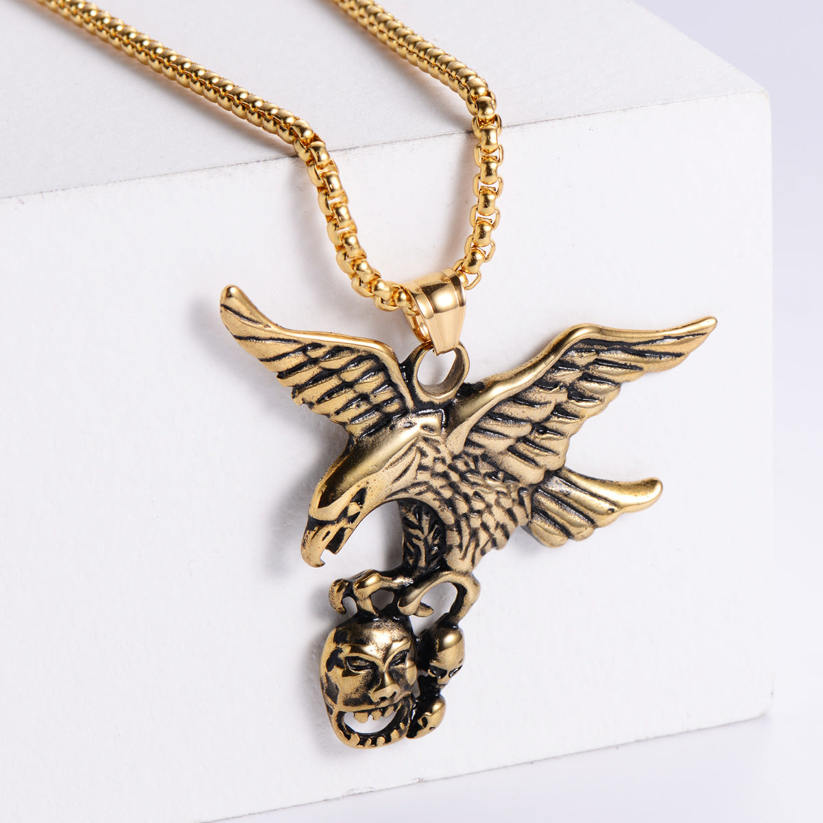Flying Eagle Catch The Skull Pendant
