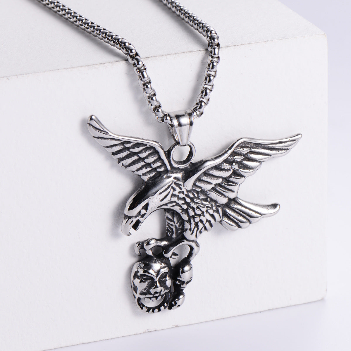 Flying Eagle Catch The Skull Pendant