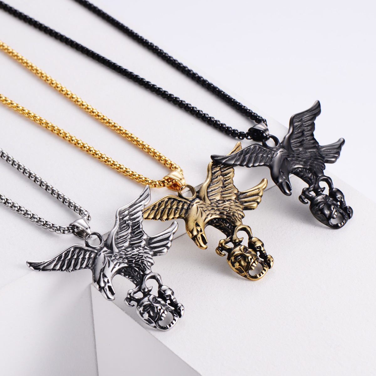 Flying Eagle Catch The Skull Pendant