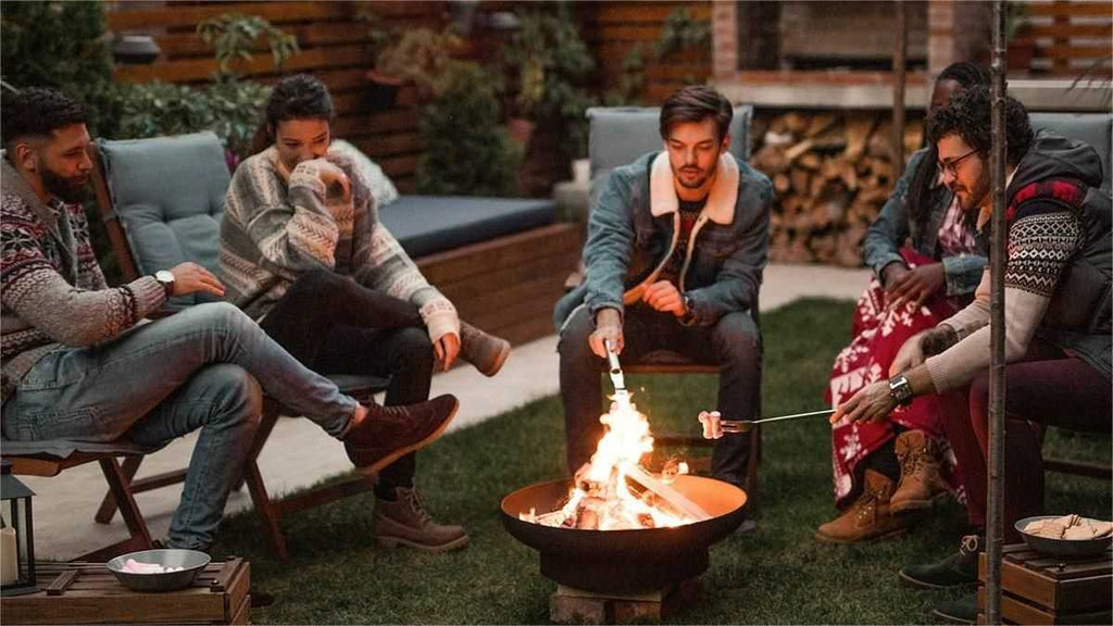 Campfire Chic: Cozy and Fashionable Clothing for Evening Relaxation