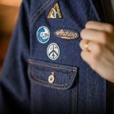 American Retro Embroidered Badge Denim Jacket for Men – Heavy Washed Casual Lapel Workwear Jacket
